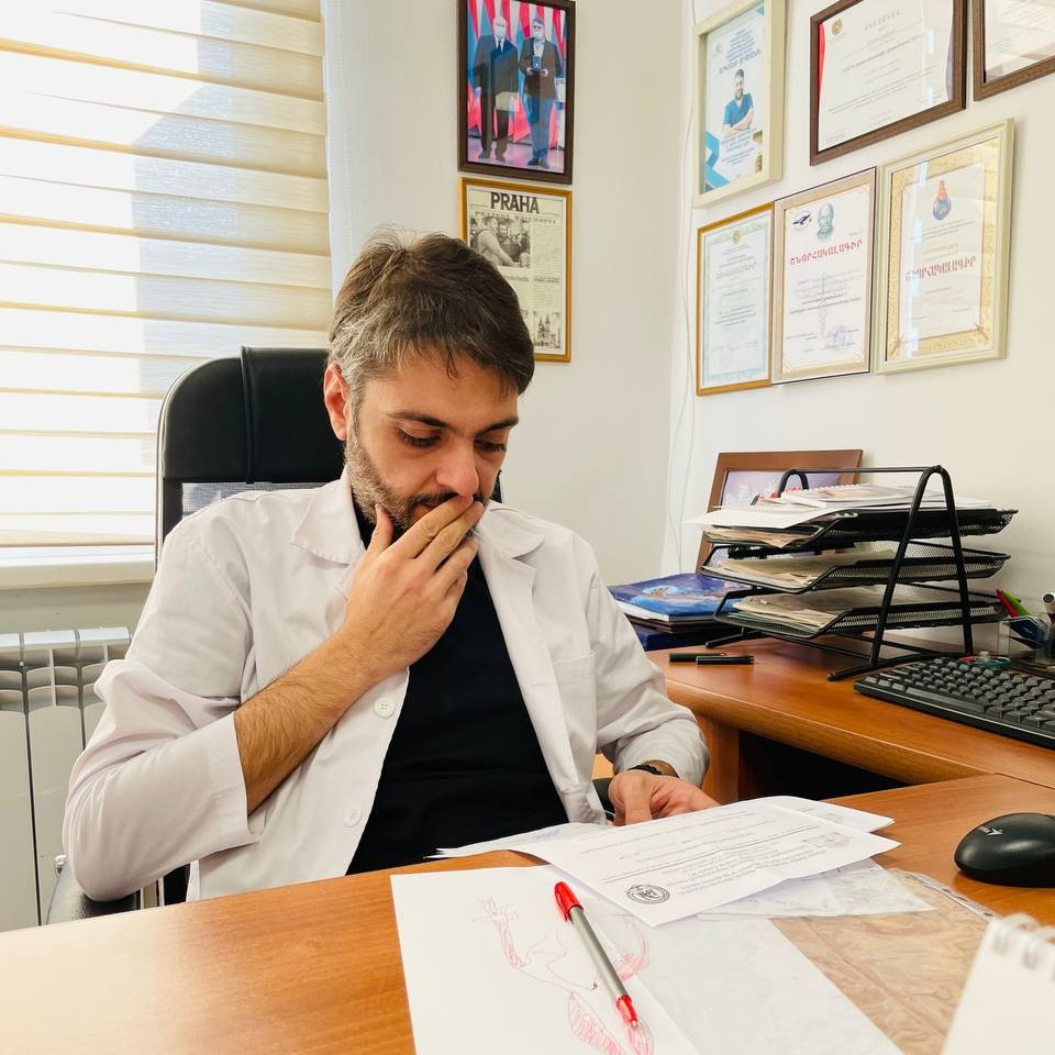 Մենք փորձում ենք 2 ոլորտների լավ կողմերը օգտագործել  ի շահ մեր հիվանդների: